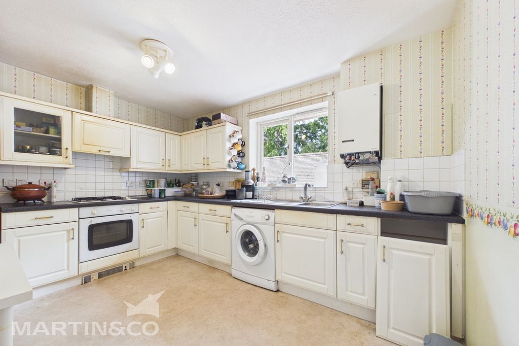 Property photo 1 of 9 Cam01953G0-Pr0167-Still003