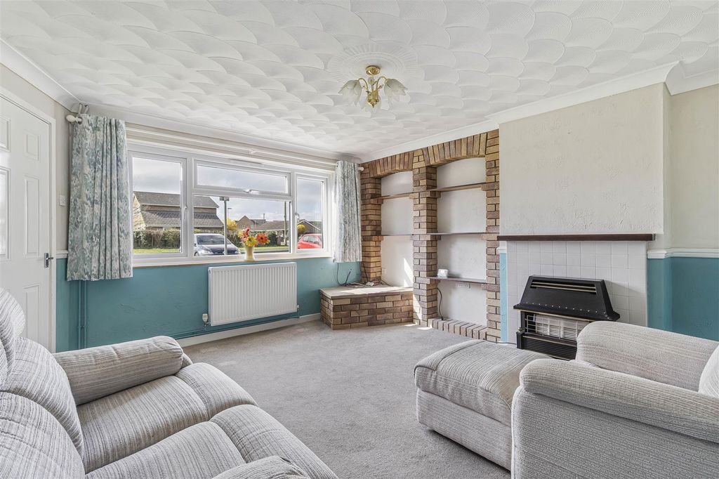 Property photo 2 of 15 15_49712.Jpg