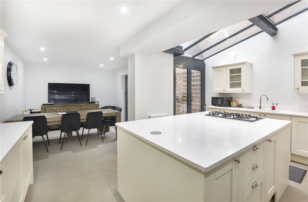 Property photo 2 of 24 Picture No. 25