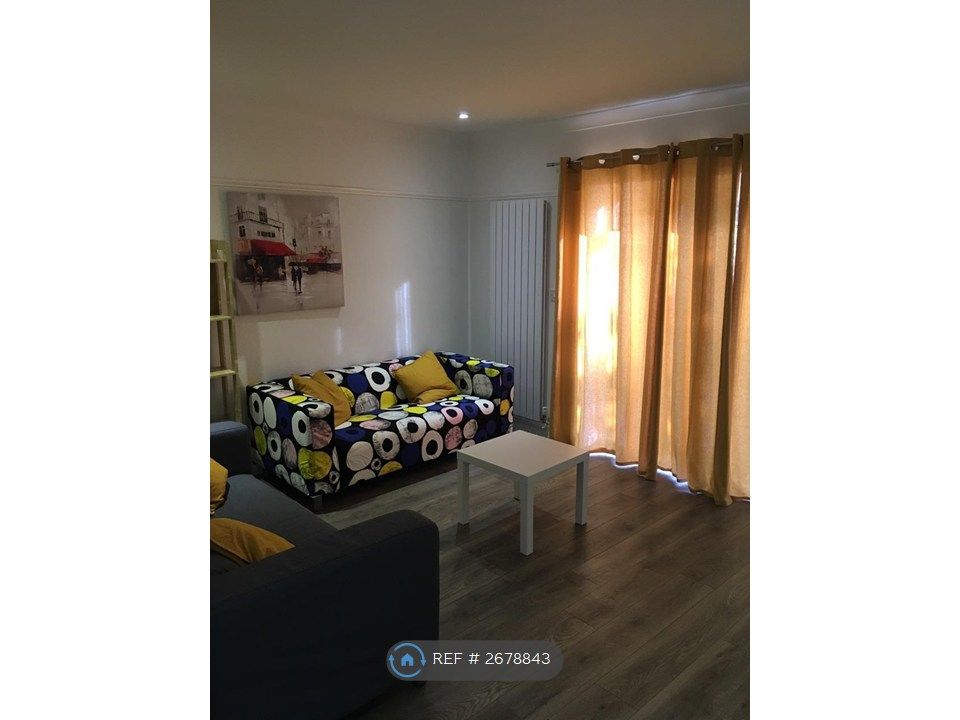 Property photo 1 of 32