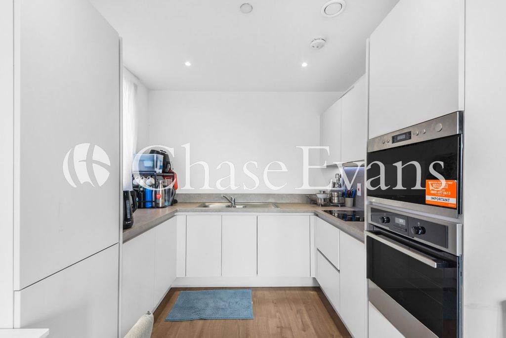 Property photo 3 of 16 Kitchen