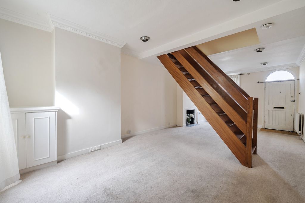 Property photo 2 of 16 1526639-10-6Aba6d...