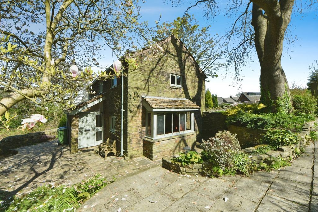 Property photo 1 of 35 The Cottage