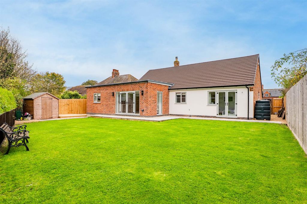 Property photo 2 of 26 8 Stathern Road-19.Jpg