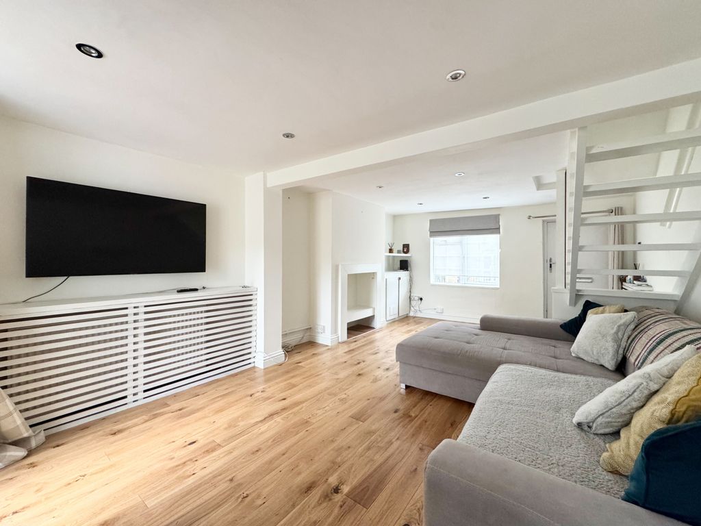 Property photo 3 of 11 Akeman Residential