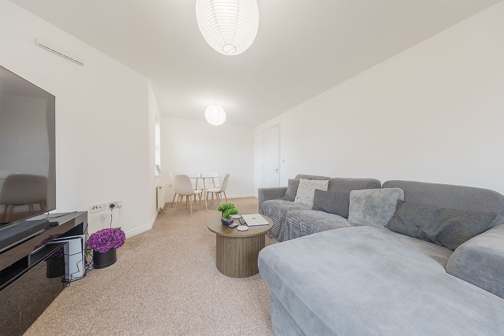 Property photo 2 of 26