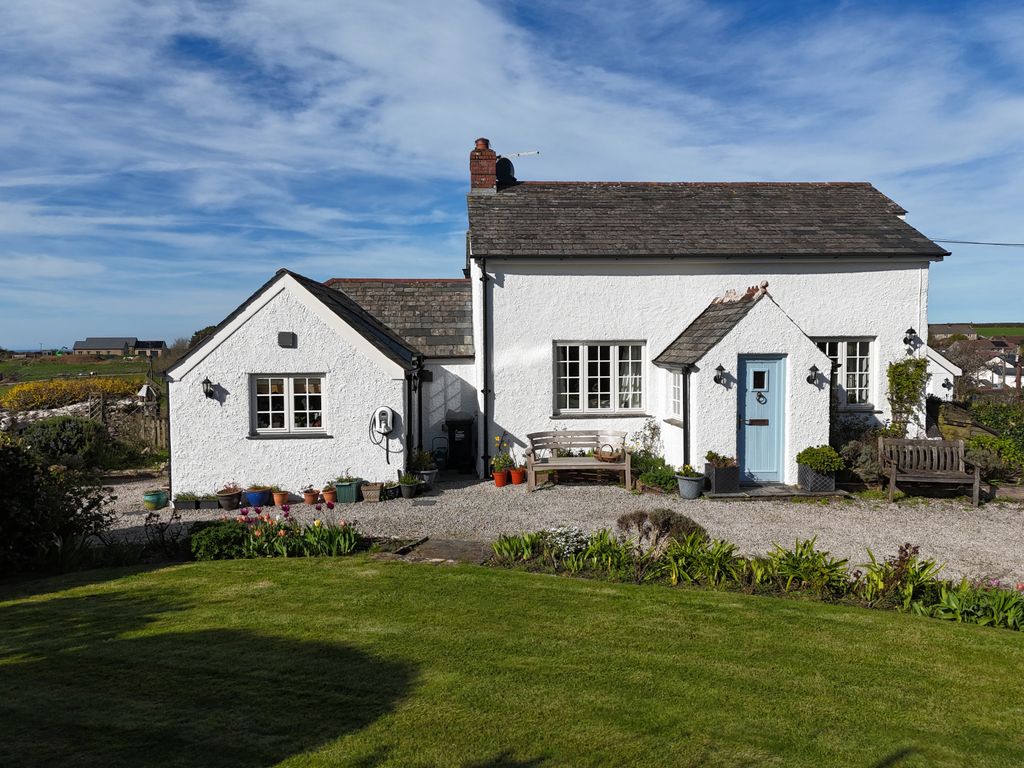 Property photo 2 of 32 Gallery