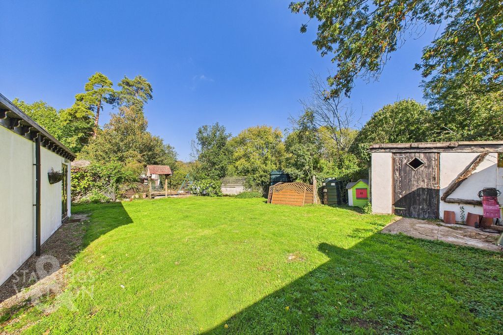 Property photo 3 of 37