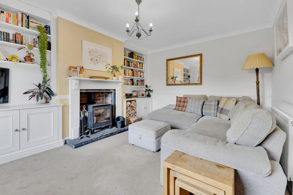 Property photo 3 of 22 Lounge