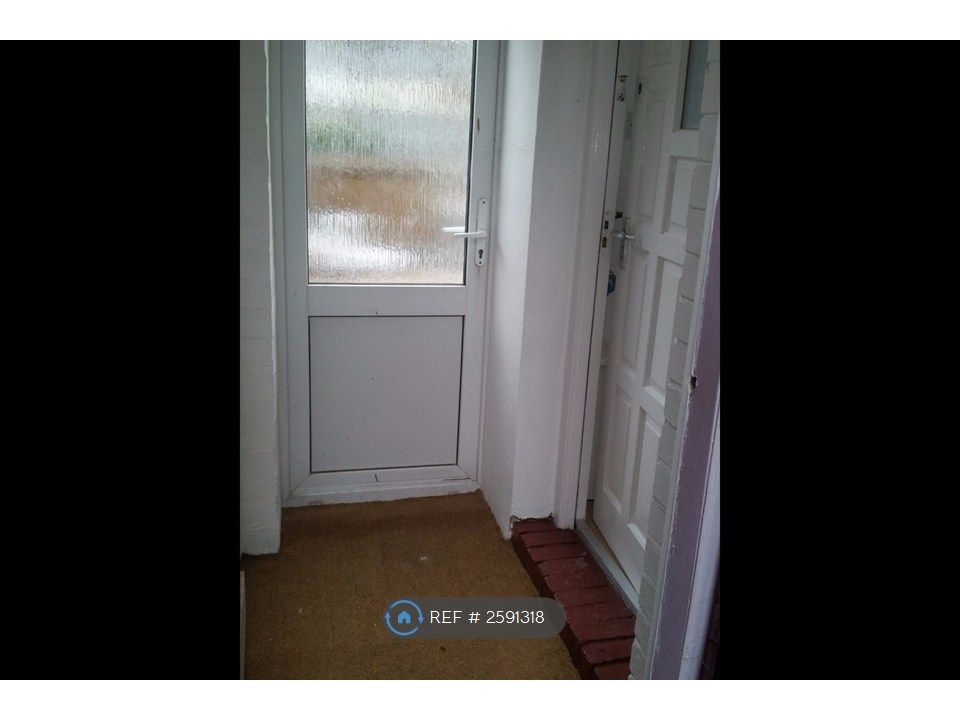 Property photo 2 of 16 Entrance Lobby