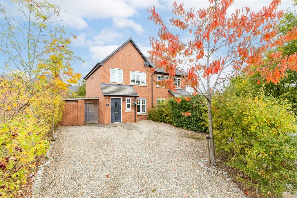 Property photo 1 of 18 (Main)