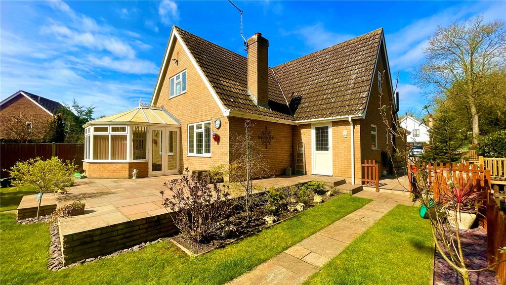 Property photo 2 of 34 Picture No. 67