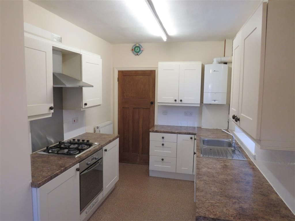 Property photo 2 of 11 Kitchen