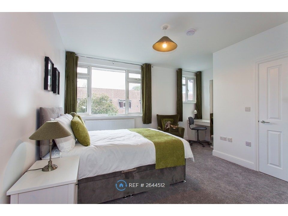 Property photo 2 of 21 Room 3