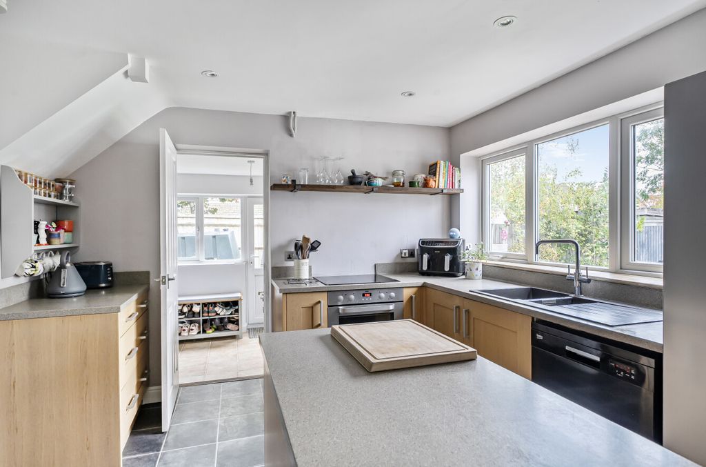 Property photo 3 of 19 Kitchen/Dining Room