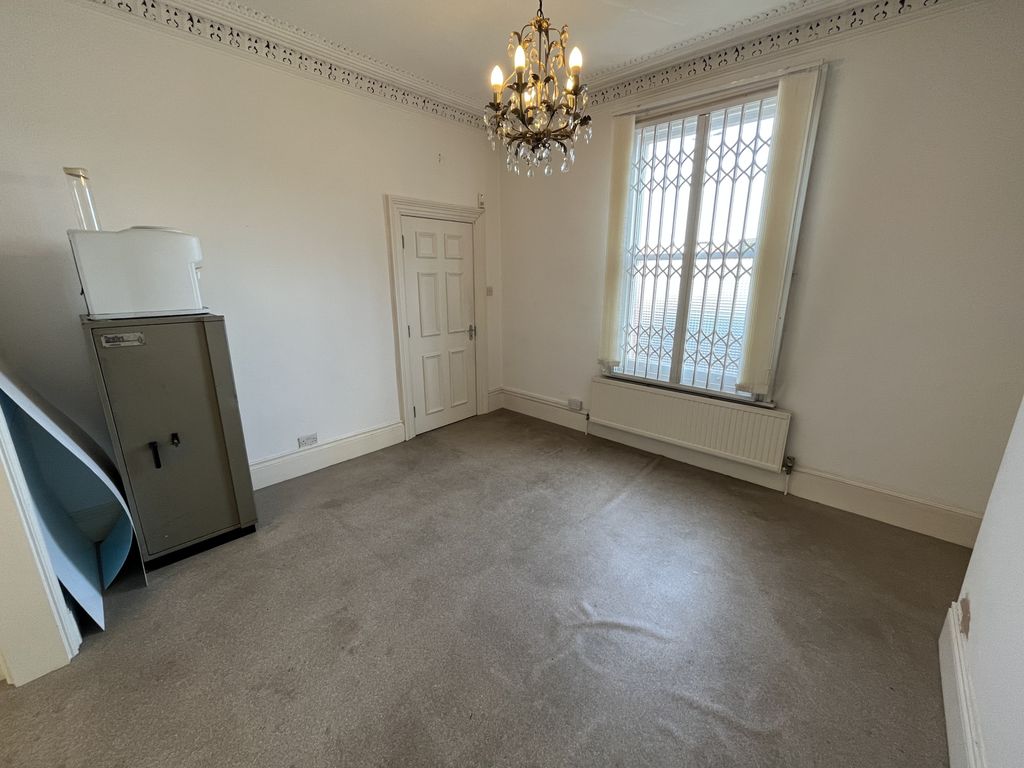 Property photo 2 of 12 Office