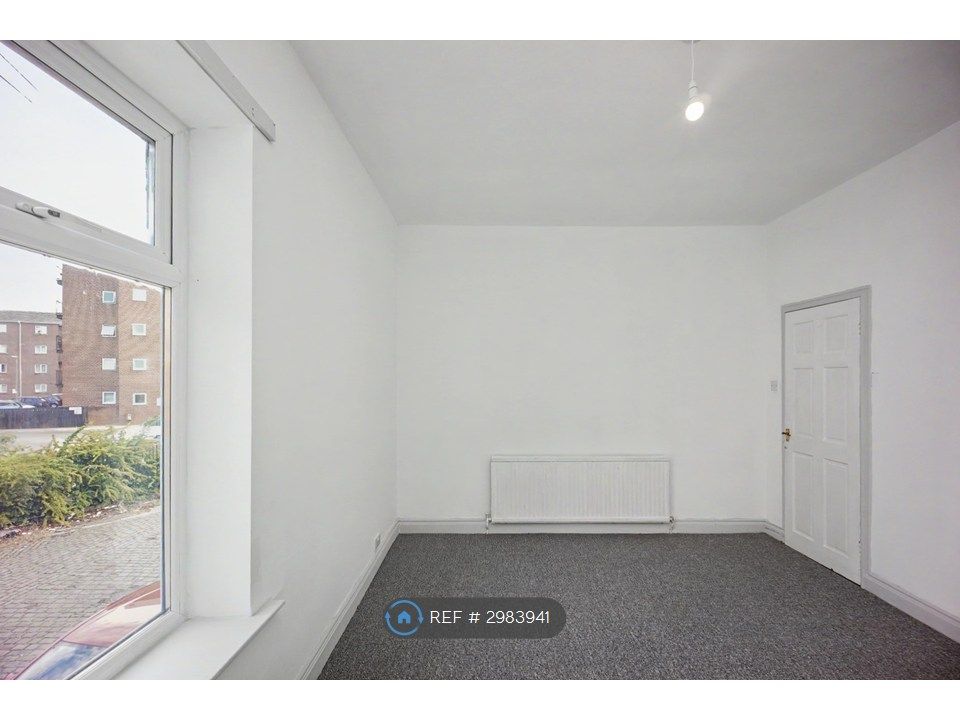 Property photo 3 of 13 Bedroom 1
