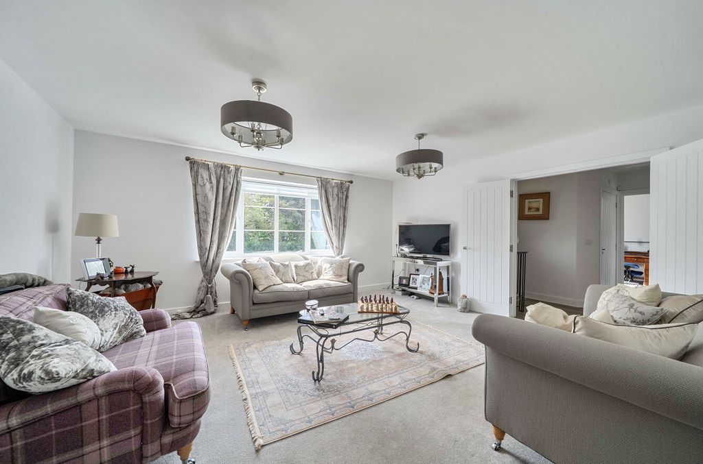 Property photo 2 of 23 1447391-22-69E8E7...