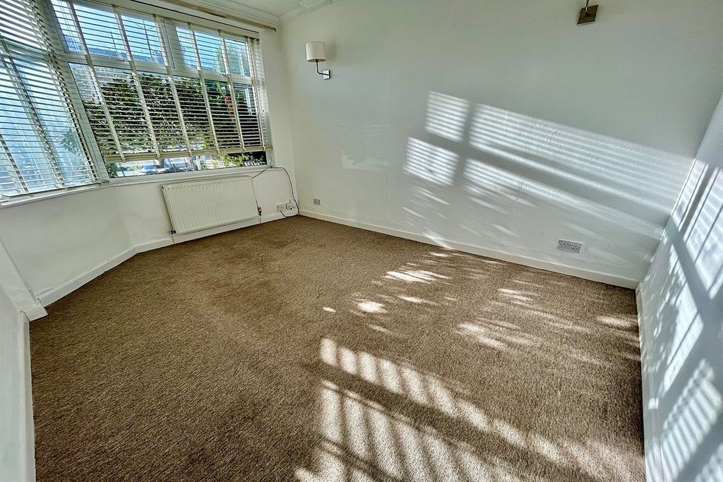 Property photo 2 of 17 Living Room