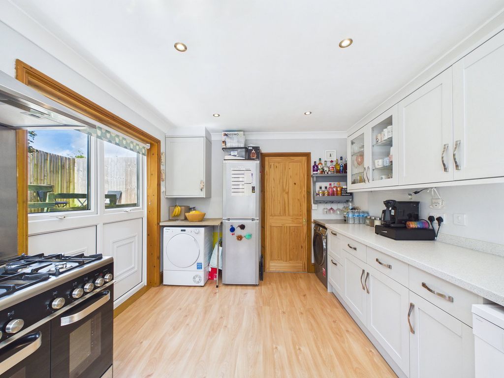 Property photo 3 of 33
