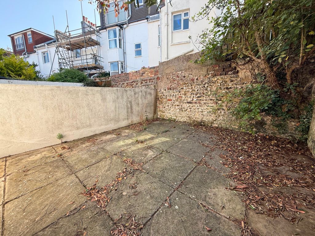 Property photo 3 of 14