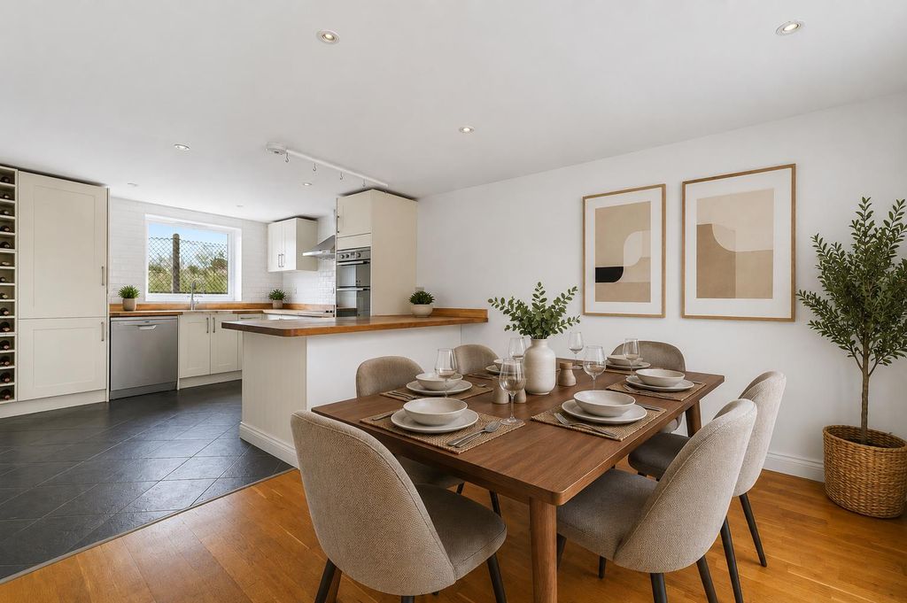 Property photo 2 of 13 Kitchen Diner