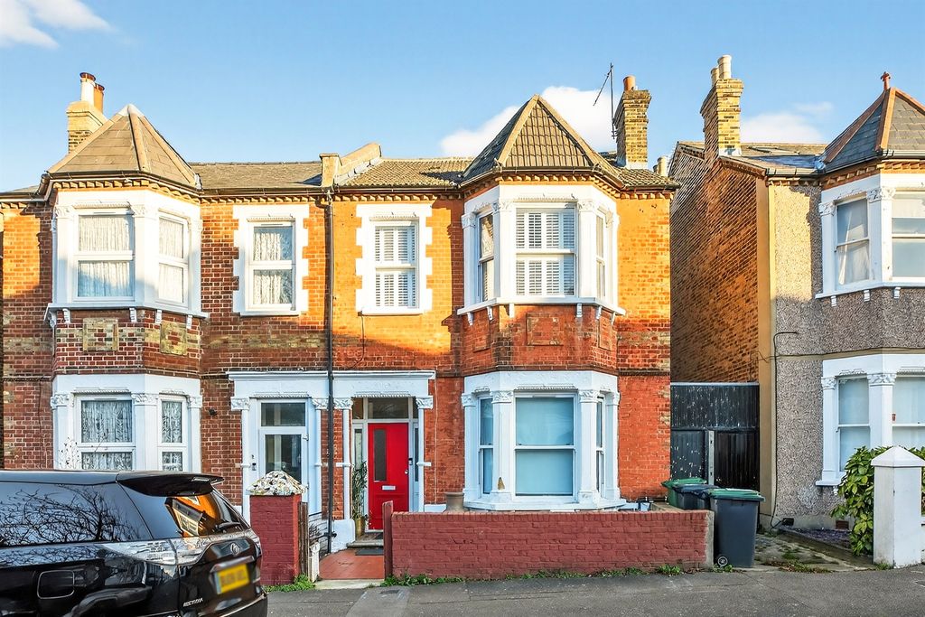 Property photo 2 of 20