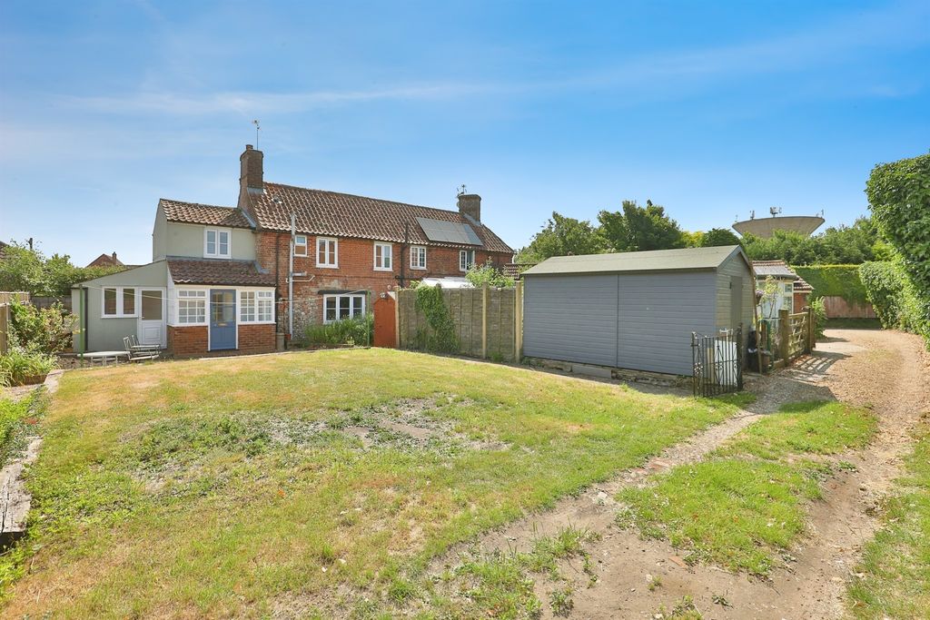Property photo 2 of 17