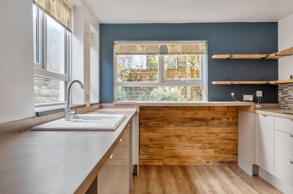 Property photo 2 of 24 Kitchen