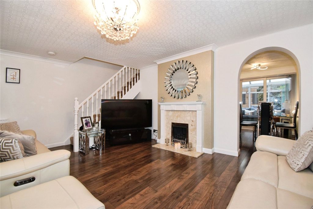 Property photo 3 of 25 Lounge