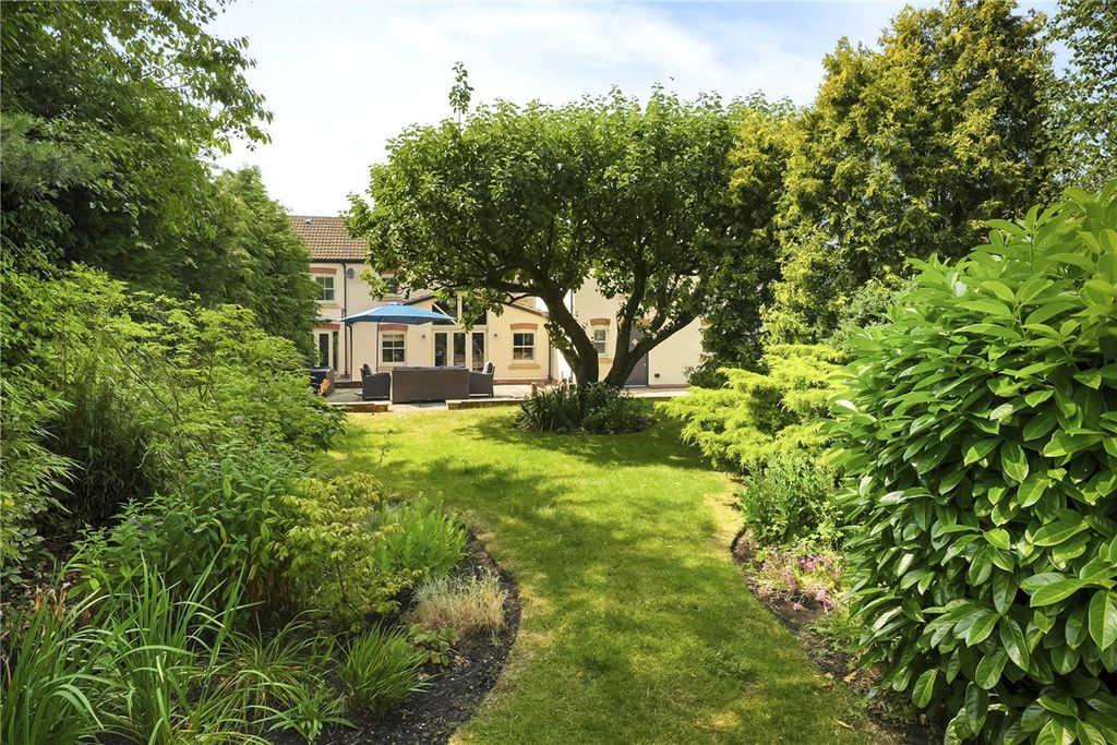 Property photo 3 of 47 Picture No. 38