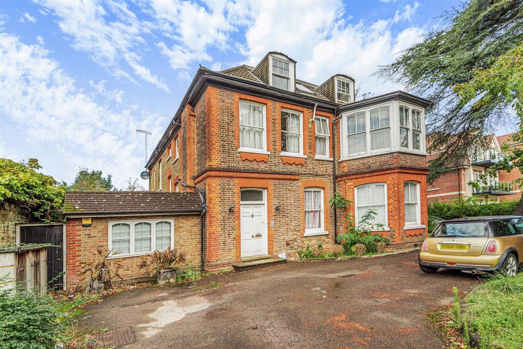 Property photo 1 of 9 Exterior: