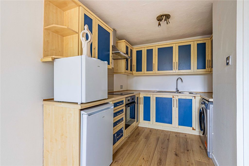 Property photo 2 of 11 Picture No. 20
