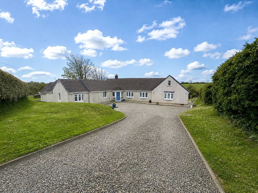 Property photo 1 of 34 Picture No. 23