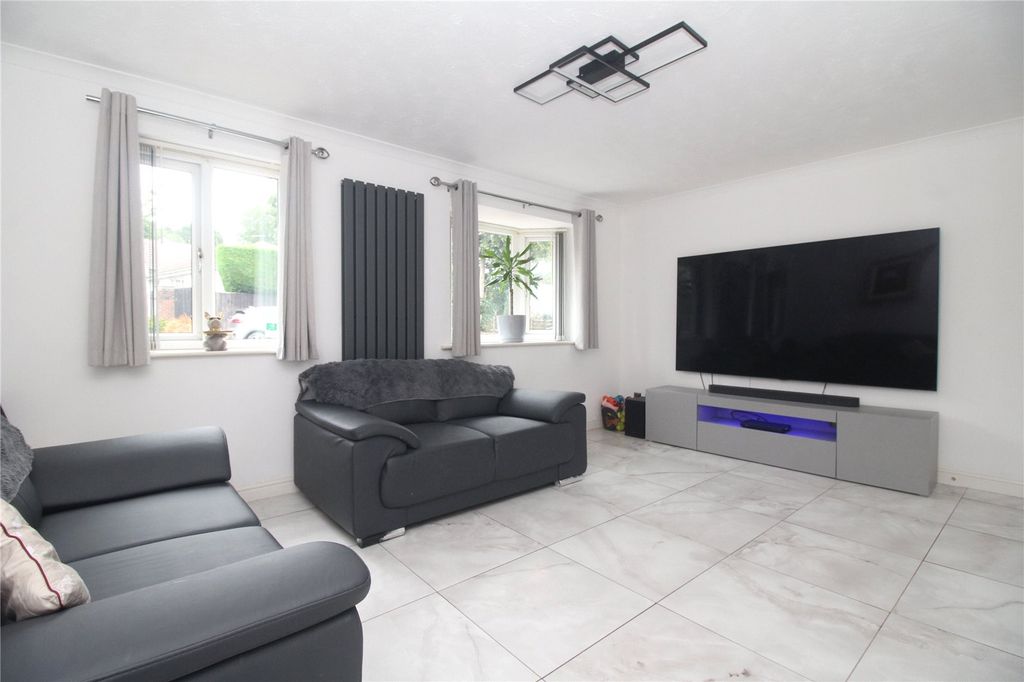 Property photo 3 of 10 Lounge