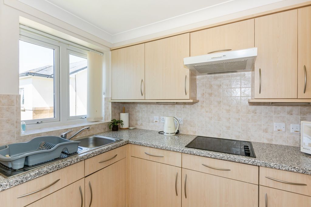 Property photo 3 of 16 Kitchen