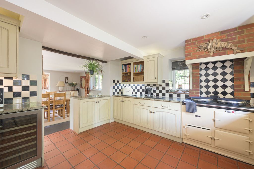 Property photo 2 of 37