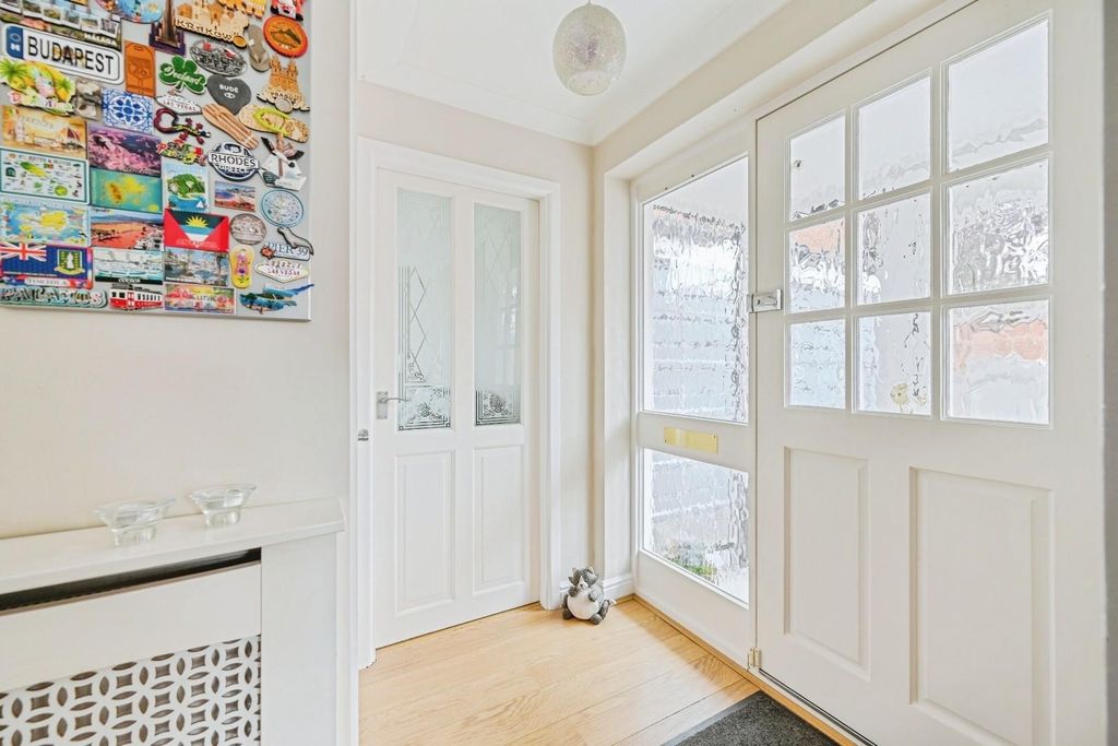 Property photo 3 of 23 16Chapellane9Of23.Jpg