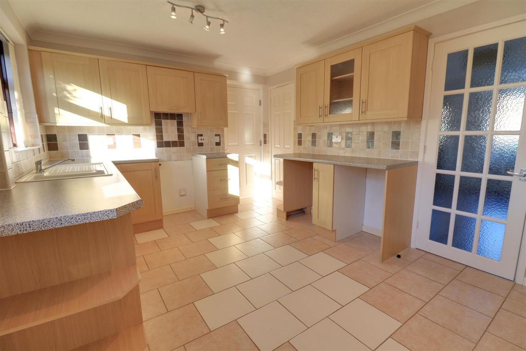 Property photo 2 of 14 Img_8993-Img_8995.Jpg