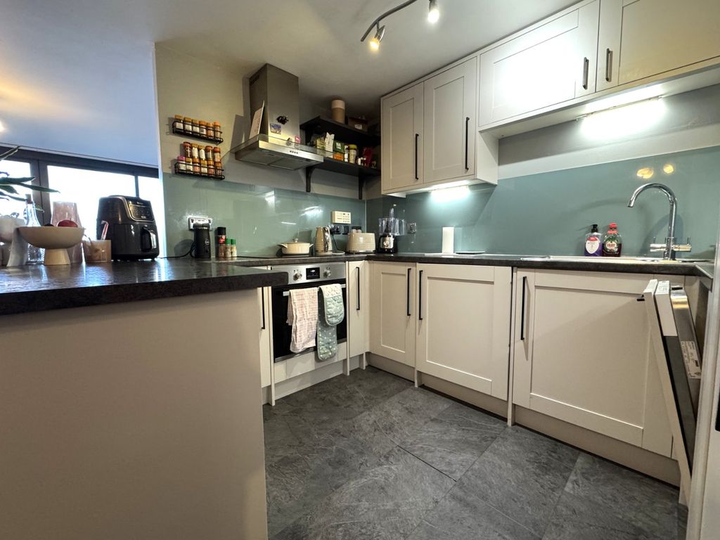 Property photo 2 of 9 Picture No. 04