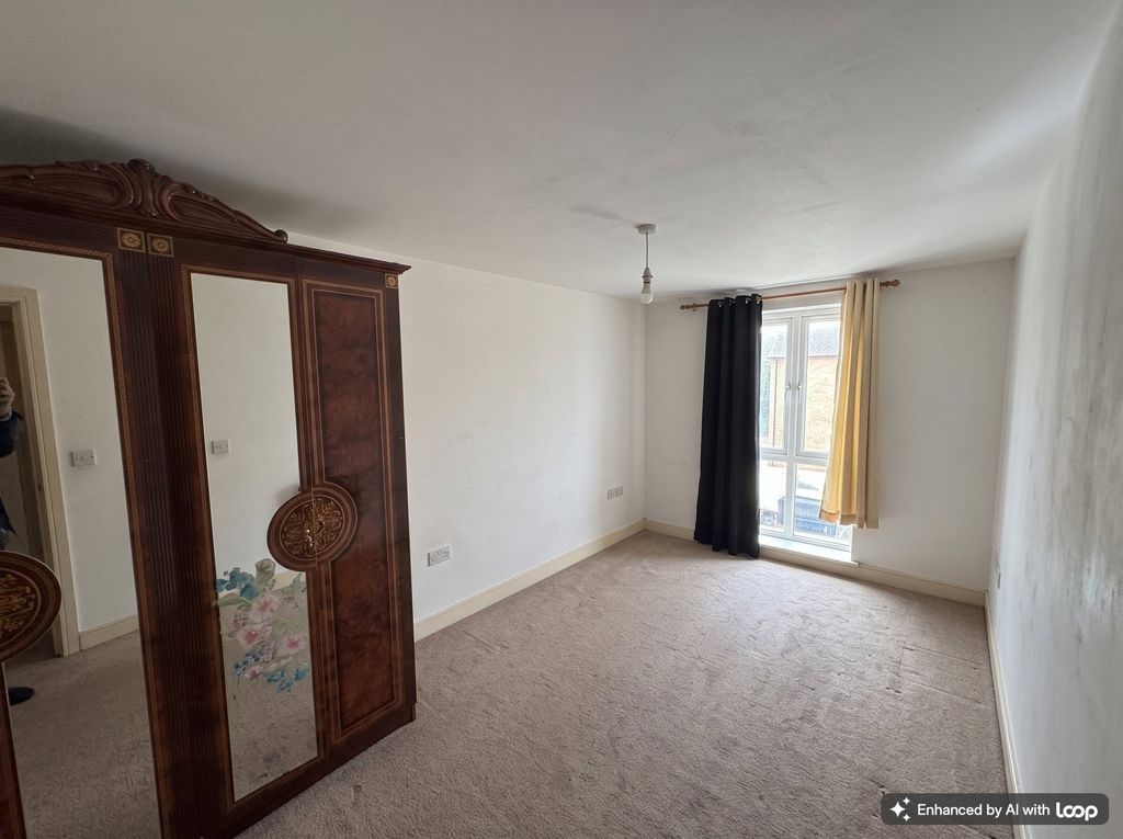 Property photo 3 of 6
