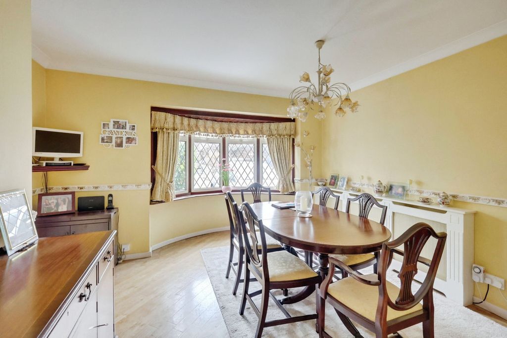 Property photo 3 of 24