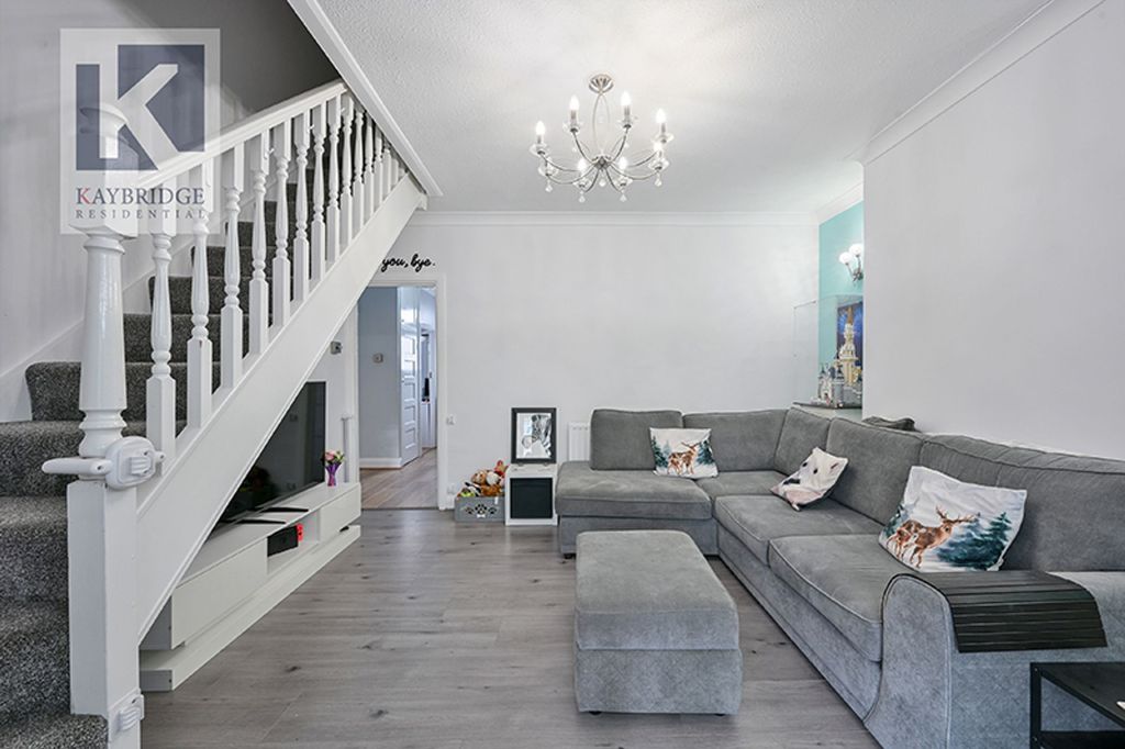 Property photo 3 of 13 Gatley Avenue, Epsom - Kt19 9Nq