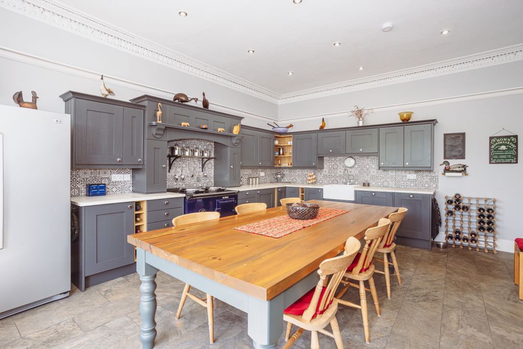 Property photo 3 of 61 Kitchen/Dining Room