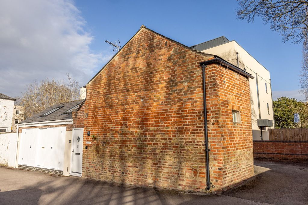 Property photo 1 of 17 Picture No. 39