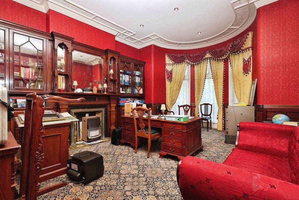 Property photo 2 of 42