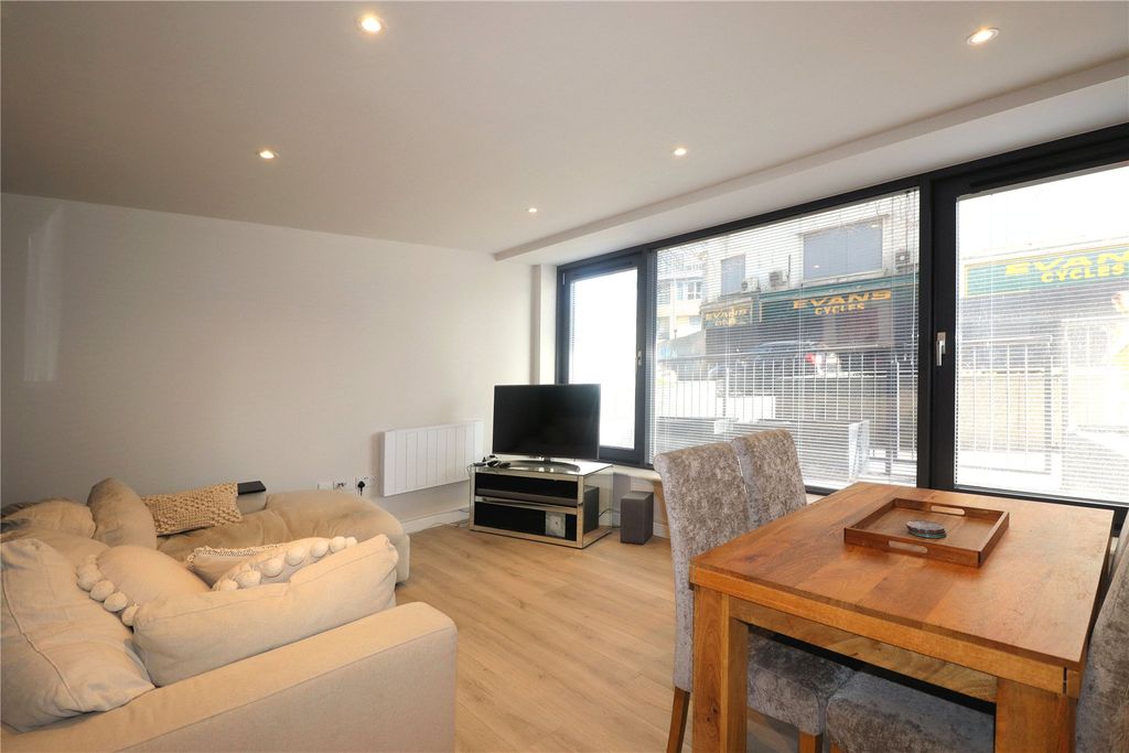 Property photo 3 of 9 Picture No. 04