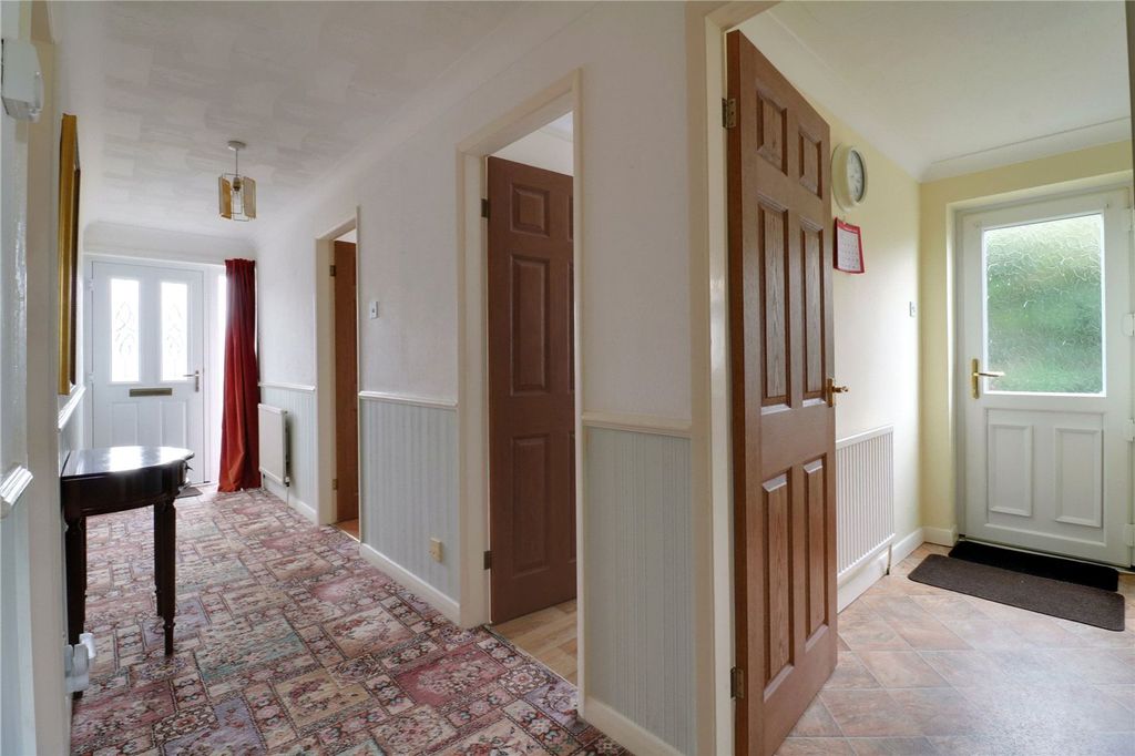 Property photo 2 of 15 Picture No. 11