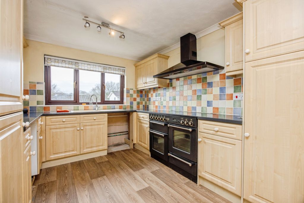 Property photo 2 of 20 Pbox-Img.Jpg