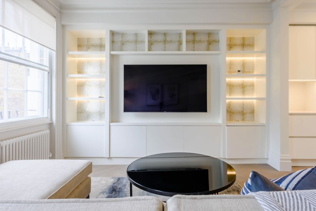 Property photo 3 of 16 Living Room 10 Ks63A